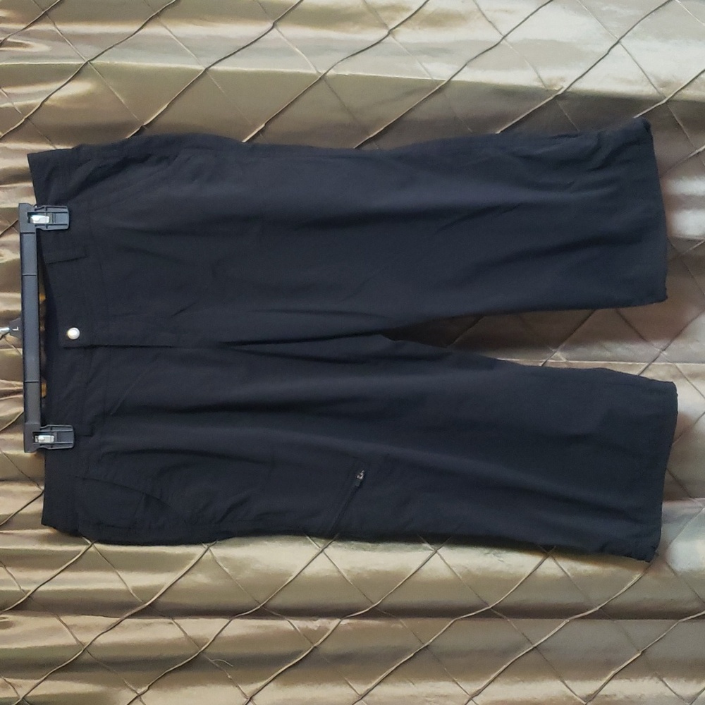 EUC- Eddie Bauer Sport Capri Pants
